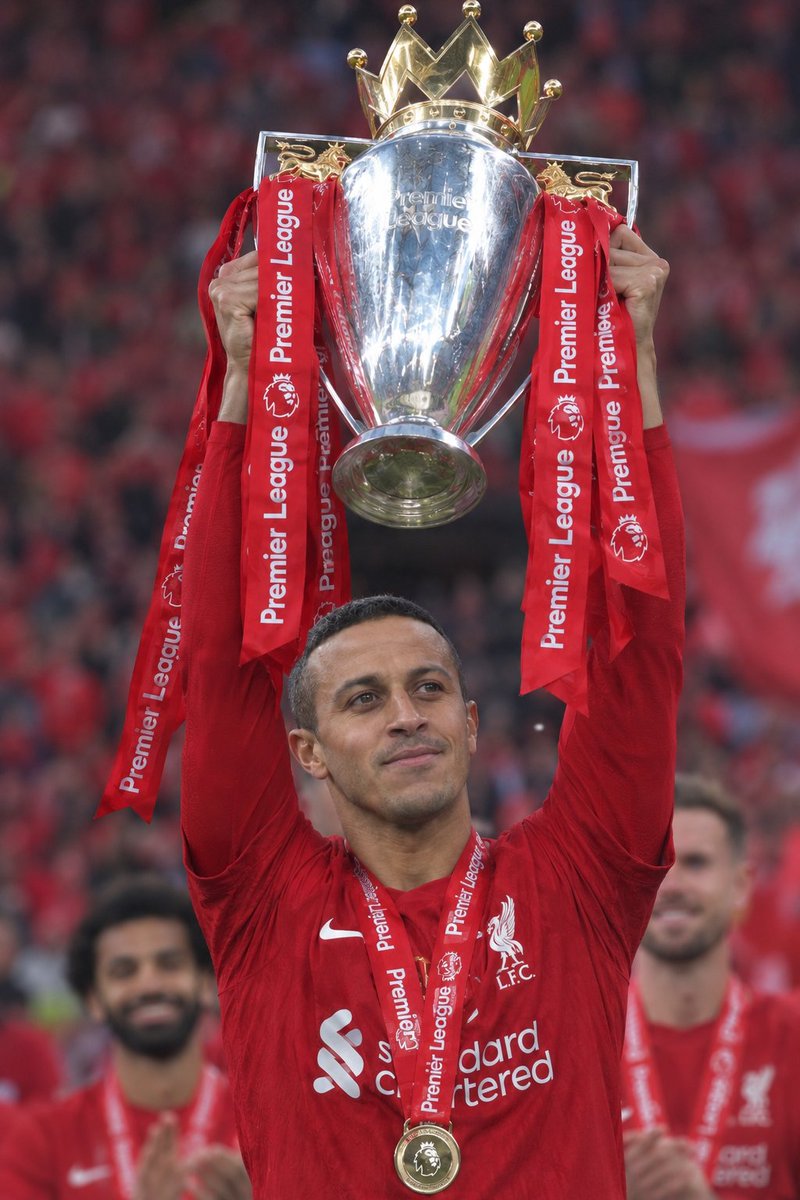 6thiagoat's tweet photo. Thiago Alcântara,

Premier League champion. 👏🏼 https://t.co/gGcu97M3JU