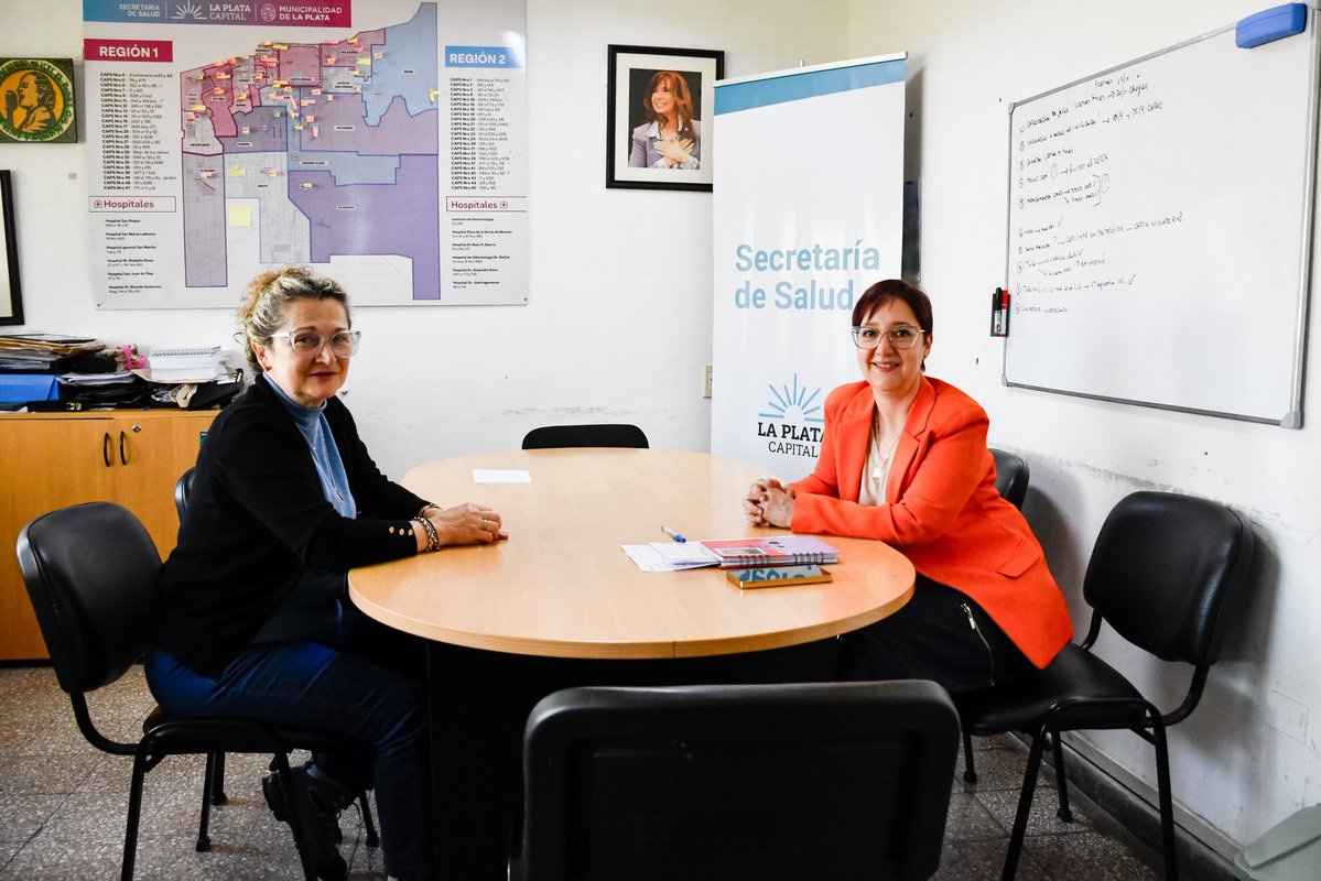 SoleFernandezLP's tweet photo. Nos reunimos con Lilian Moriconi de la Dirección de Enfermedades Crónicas no Transmisibles de @RegSanXI para diagramar estrategias en el abordaje de la tuberculosis. https://t.co/RBNLQ23iUD