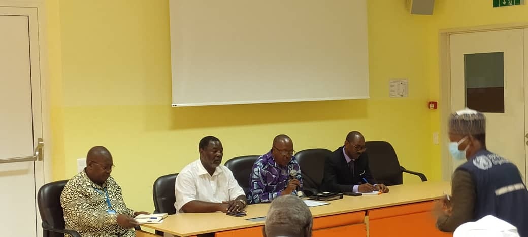 OMS_GABON's tweet photo. 📚Des leçons pour renforcer la vaccination

À mi-parcours, le projet de vaccination communautaire à Libreville 1 et Owendo, mis en œuvre sous le lead du @SanteSocialeGA, avec appui @OMS_GABON et  soutien du @AmbJaponGAB, enregistre des résultats encourageants pour une extension https://t.co/14EFG5CLEz