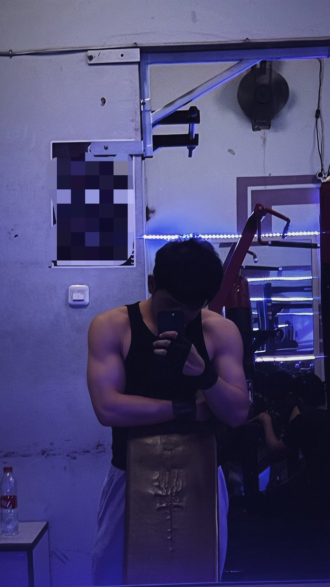 galeo1_'s tweet photo. Gym Majapahit aja in this economy 😬 https://t.co/cyujngypek