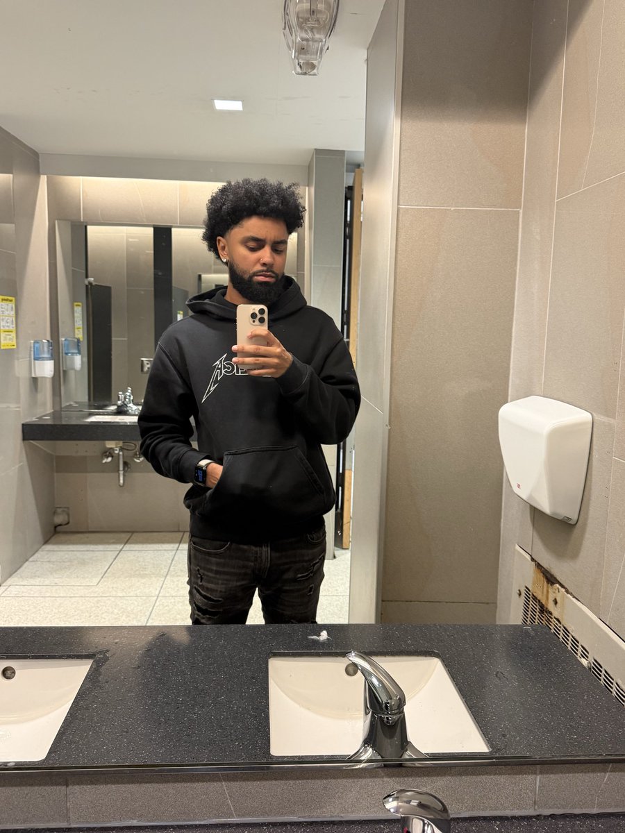 ikbeengotit's tweet photo. 🖤 https://t.co/kgSdSVJ5eu