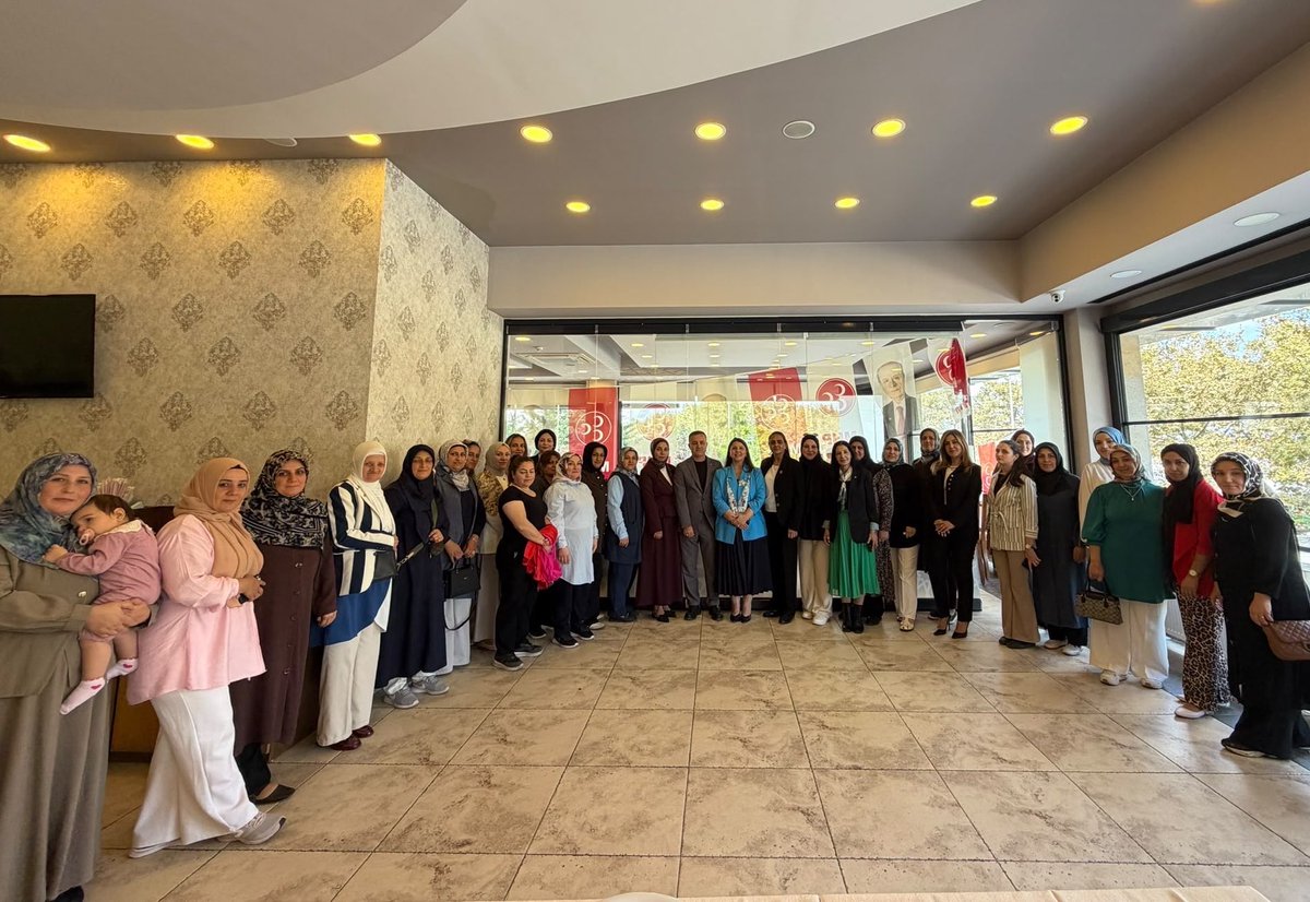 kacepistanbul's tweet photo. 📍 Avcılar

İstanbul İl KAÇEP Başkanlığı olarak bugün Avcılar ilçemizde; Kadın İl Yöneticilerimiz,İlçe Başkanımız Sn. Erhan Bulaca, KAÇEP İlçe Başkanımız Sn. Ayşe Saltık ve kıymetli teşkilat mensuplarımızla birlikte kadınlarımızla kahvaltı programında bir araya geldik.

Programımızda kadınlarımıza yönelik çalışmalarımızı, sahadaki faaliyetlerimizi ve önümüzdeki dönemde gerçekleştireceğimiz projeleri istişare ederek verimli ve samimi bir sohbet ger��ekleştirdik.

Kadınlarımızın sesi olmak, gönüllerine dokunmak ve teşkilatımızın gücünü sahaya daha güçlü şekilde yansıtmak için birlik ve beraberlik içerisinde çalışmalarımızı sürdüreceğiz.

Avcılar’la buluşuyor, Avcılar’la güçleniyoruz. 🇹🇷 @_MHPistanbul_  @BBvolkanyilmaz  @mhpavcilarilce