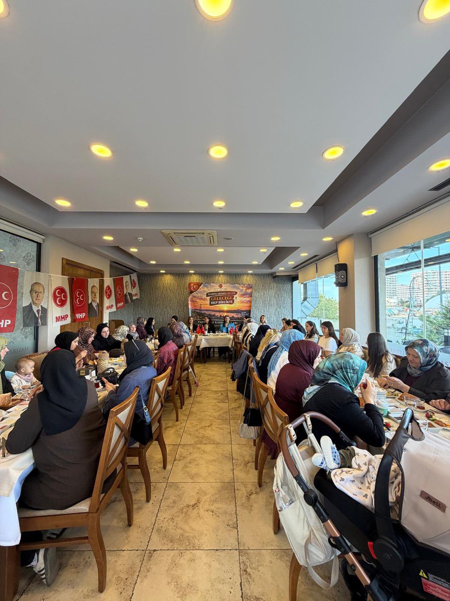 kacepistanbul's tweet photo. 📍 Avcılar

İstanbul İl KAÇEP Başkanlığı olarak bugün Avcılar ilçemizde; Kadın İl Yöneticilerimiz,İlçe Başkanımız Sn. Erhan Bulaca, KAÇEP İlçe Başkanımız Sn. Ayşe Saltık ve kıymetli teşkilat mensuplarımızla birlikte kadınlarımızla kahvaltı programında bir araya geldik.

Programımızda kadınlarımıza yönelik çalışmalarımızı, sahadaki faaliyetlerimizi ve önümüzdeki dönemde gerçekleştireceğimiz projeleri istişare ederek verimli ve samimi bir sohbet ger��ekleştirdik.

Kadınlarımızın sesi olmak, gönüllerine dokunmak ve teşkilatımızın gücünü sahaya daha güçlü şekilde yansıtmak için birlik ve beraberlik içerisinde çalışmalarımızı sürdüreceğiz.

Avcılar’la buluşuyor, Avcılar’la güçleniyoruz. 🇹🇷 @_MHPistanbul_  @BBvolkanyilmaz  @mhpavcilarilce