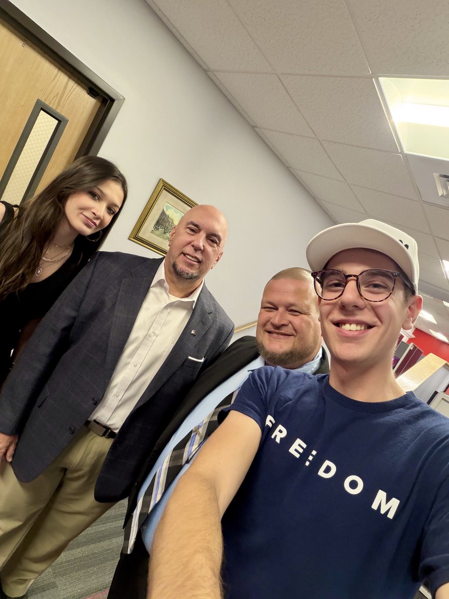 asherbvesey's tweet photo. 🇺🇸 What makes America the best country in the world?

“The position of the Americans is quite exceptional, and it may be believed that no democratic people will ever be placed in a similar one.” —Alexis de Tocqueville

So blessed to have met with such amaing @tpusastudents in MA! https://t.co/0tCggqPhkm