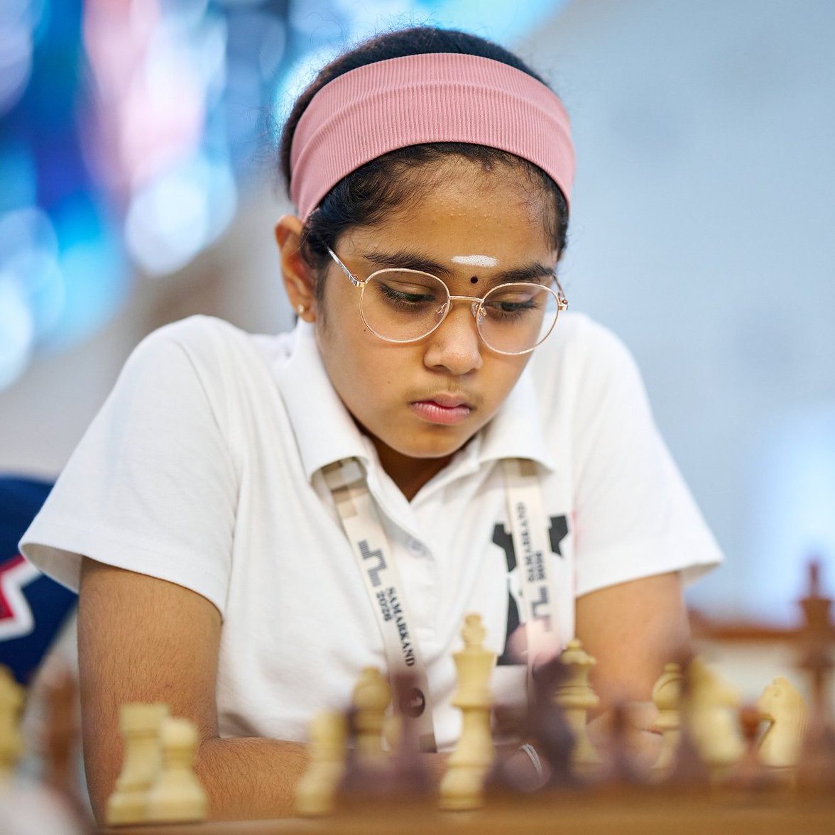 OnTheQueenside's tweet photo. THE FIRST-EVER 11-YEAR-OLD WGM!!!! 🥳🥳🥳
Congrats to Bodhana Sivanandan on becoming the first 11-year-old in chess history to earn the WGM title! 🏴󠁧󠁢󠁥󠁮󠁧󠁿

She just made her final WGM norm at the Olympiad! Only Hou Yifan &amp; Kateryna Lagno were even WGMs at 12! 🤯

📷: R Oleksiewicz https://t.co/CWxvPByabg