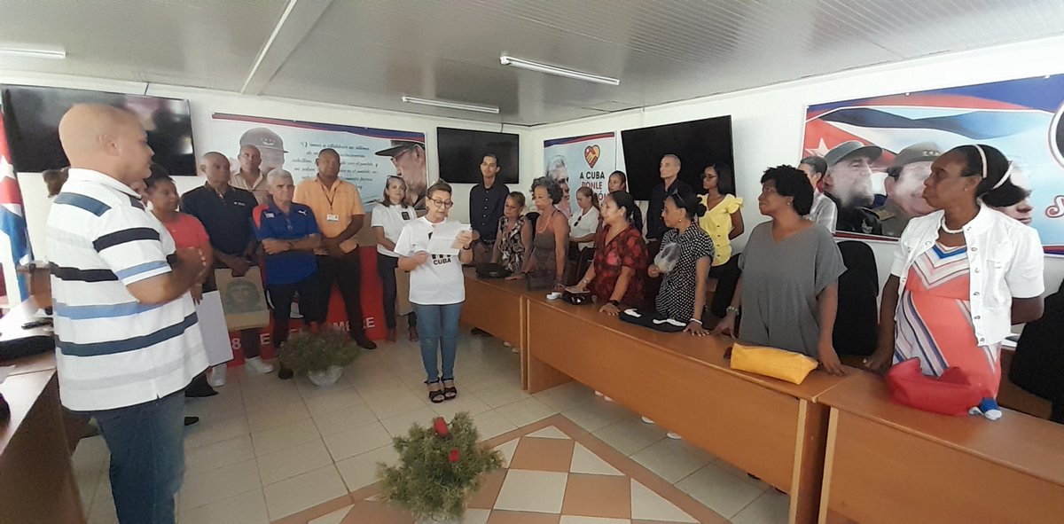 Elecciones_Cuba's tweet photo. #DesdeElBarrioJuntoAFidel 🇨🇺
La familia electoral cubana reconoce y felicita a la familia cederista en el marco del 66.º Aniversario de la Creación de los Comités de Defensa de la Revolución 🇨🇺
#JuntosPorLaDemocracia 🗳 https://t.co/oO0th4DTUV