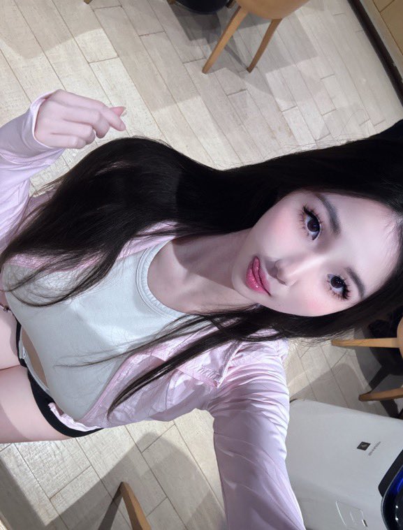 havzls's tweet photo. Jangan tidur malem malem https://t.co/pz2yPO8jM8
