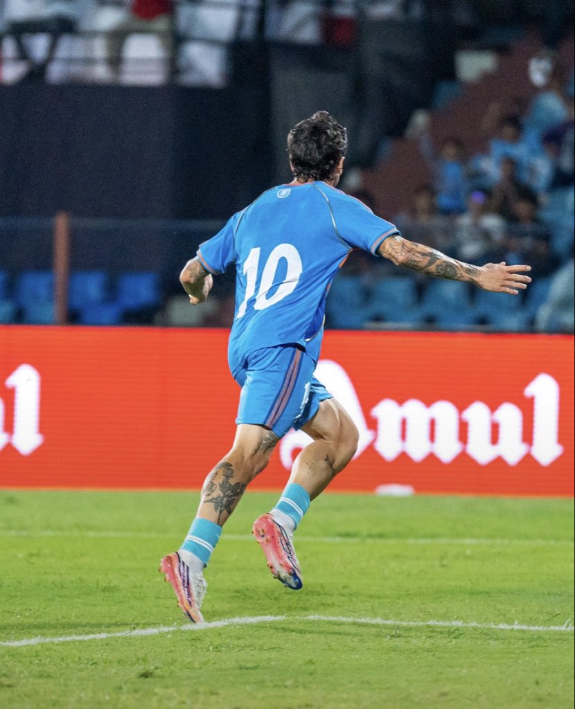 CRICBALLY's tweet photo. 🚨What a match 🚨
💥1-1 draw for India 🇮🇳 against 44 ranked Panama 🇵🇦
Ryan Williams scored for India 🇮🇳
💥Brilliant performance by the Indian National Team 🙌
🚨Abhishek Tickcham brilliant performance 🚨
Shoutout to Khalid Jamil for his tactics ❤️
#Indianfootball #INDVSPAN https://t.co/l3BHc5dVMH