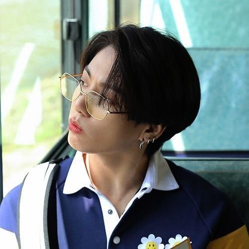tkkficrecs's tweet photo. #taekookau where heartthrob TH invites his lab partner, nerd JK, to a frat party. the only issue? a chemistry contest happens that same night. JK is convinced that when TH asked "would u like to go w me on friday night ?", he meant the contest, bc who would invite him to a party? https://t.co/0bM1TxtbtH