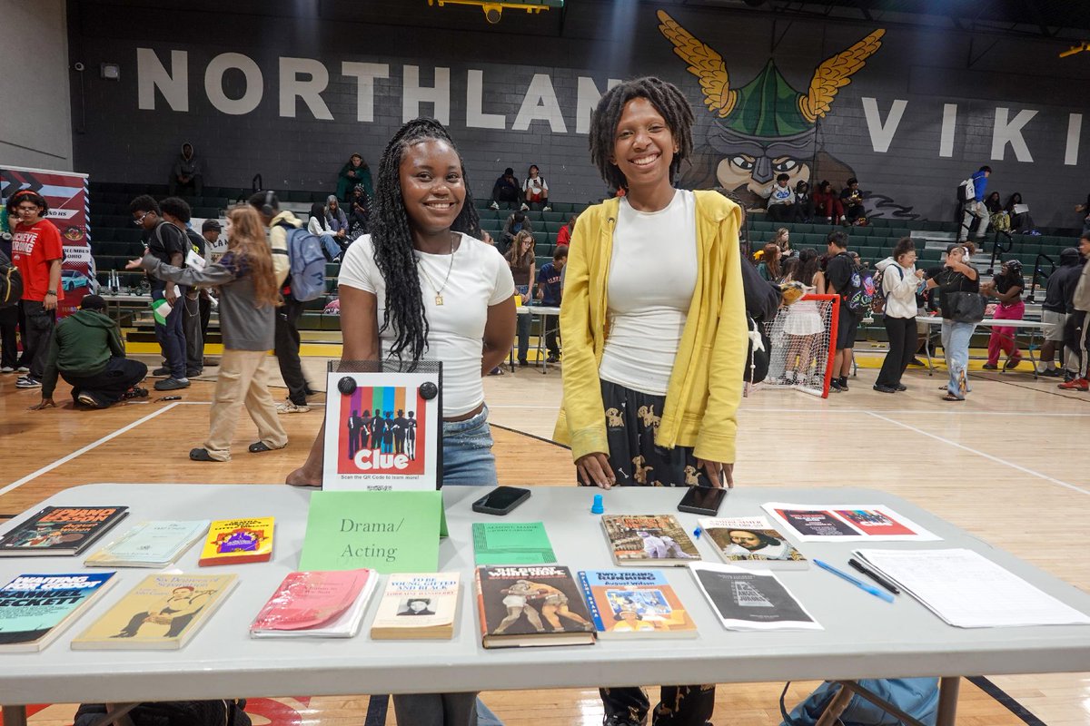 ColsCitySchools's tweet photo. Northland High School freshman scholars filled the gym for the Freshman Activities Fair, meeting the teams and clubs that make Northland home! 🌱🧩 #OurCCS #LeadersGrownHere https://t.co/zE1CgwvWzg