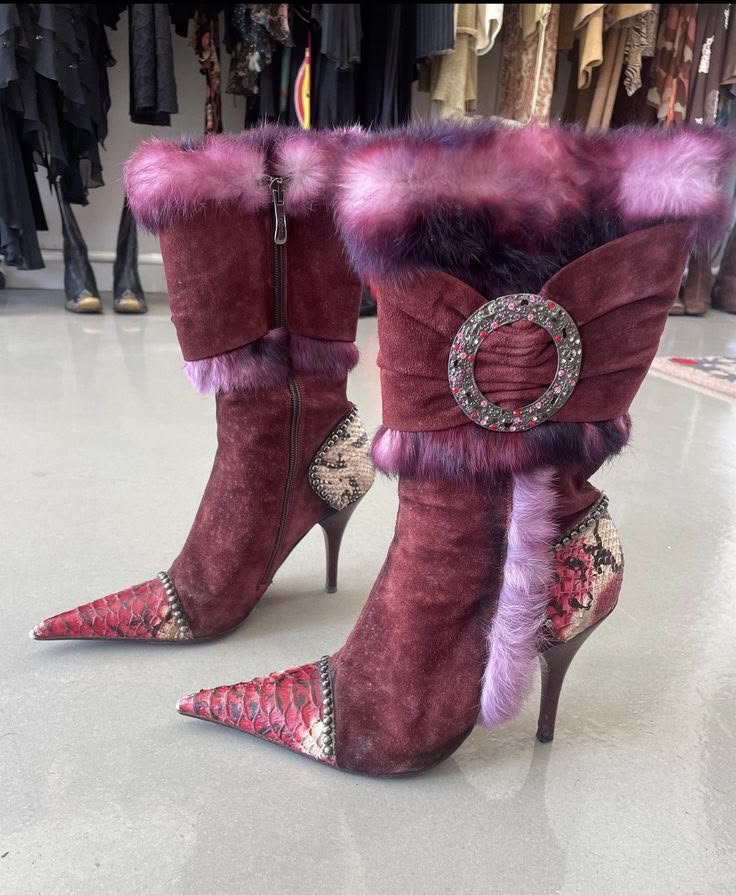 H3art0fChrom3's tweet photo. ☆El Dantès Magenta Suede Snakeskin Boots https://t.co/bDlQyBatJs