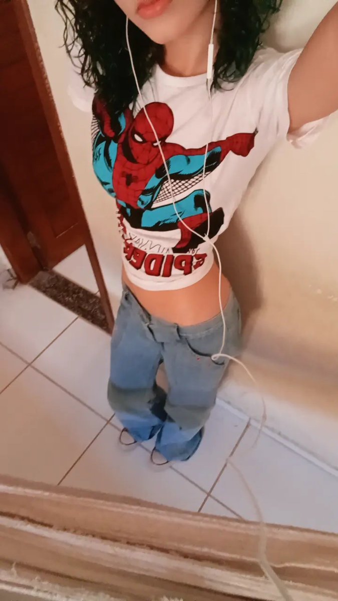 Hellenanicole's tweet photo. Look babado do dia girls https://t.co/klIHKl9MMU