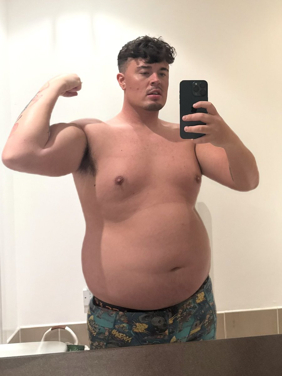 twunkletoes1's tweet photo. Wide boy https://t.co/lFuzJiPwaI