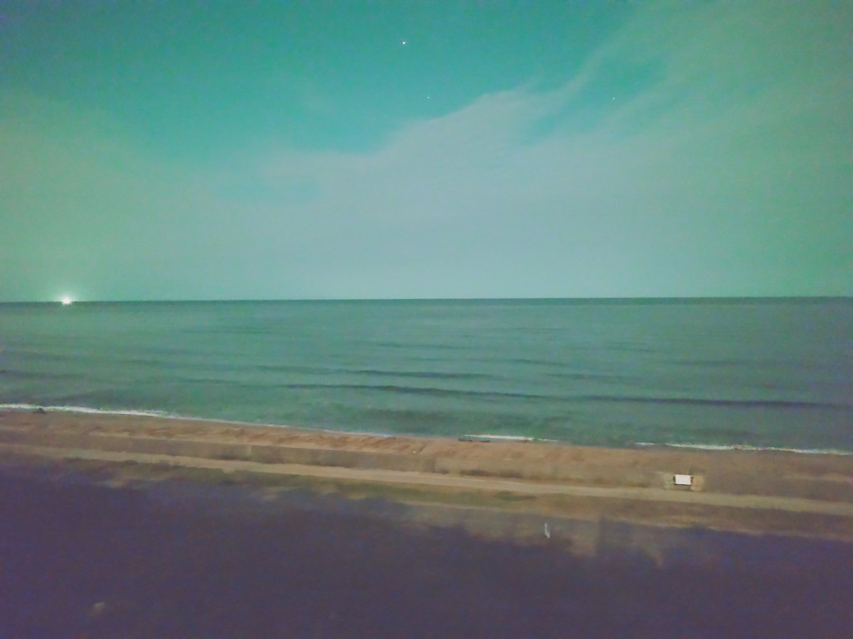 pacific_h310's tweet photo. 昨日の海🌊🎣⛴️🌃🌕☁️その2
#裏日本
#今日の海 
#日本海 https://t.co/eH0HLHQ6bC
