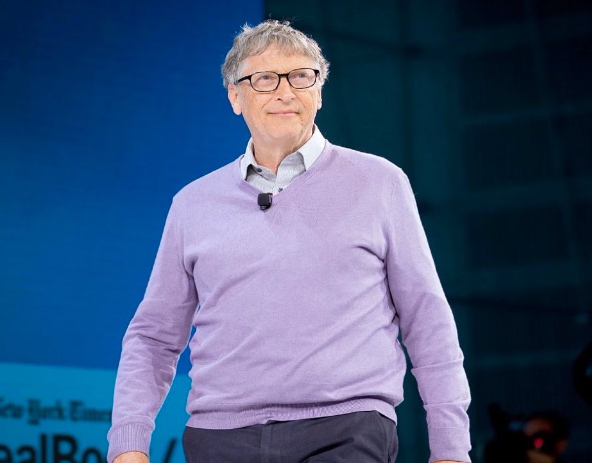 WatcherGuru's tweet photo. JUST IN: Bill Gates warns AI is powerful enough to cause "a billion deaths." https://t.co/Y8q6bNe9Ra