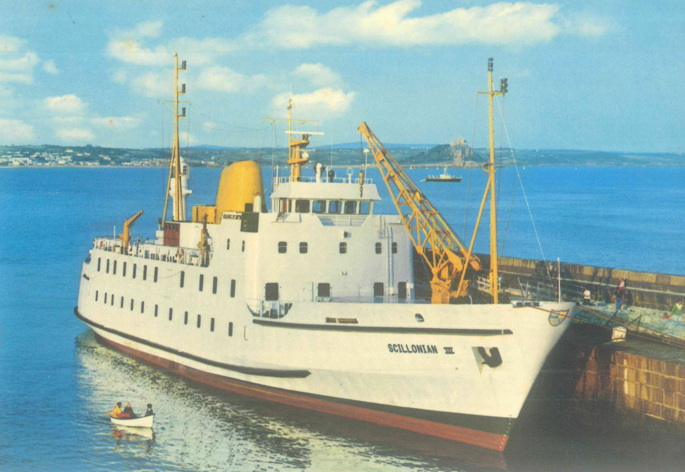 IOSTravel's tweet photo. Two photographs, nearly 50 years apart.

The first shows Scillonian III in 1977, the second shows her nearly 50 years later.

From her first season to her final one, Scillonian III has been part of countless journeys to and from the islands.

#ScillonianIII #FinalSeason https://t.co/eLEd19fOhU