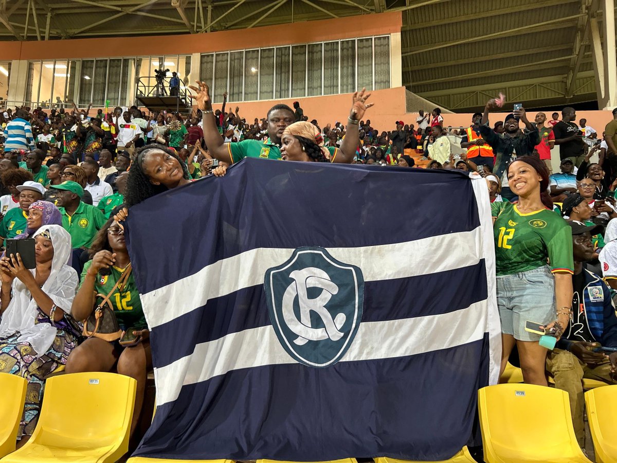 ClubeDoRemo's tweet photo. Em sua reestreia pela Seleção de Camarões nesta Data FIFA, o nosso zagueiro Duplexe Tchamba foi titular na vitória por 3 a 1 sobre Comores, pelas Eliminatórias da Copa Africana de Nações.

Mais um momento especial para o defensor azulino, representando seu país em campo. 🦁🇨🇲 https://t.co/jVWc2wIKgj