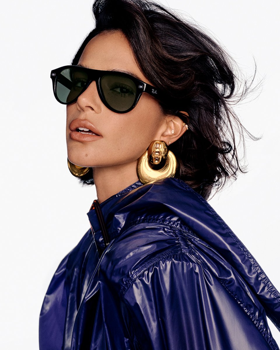 ray_ban's tweet photo. Meet the Aviator, reinvented.
A Ray-Ban icon, reinterpreted for today.
Worn by Bruna Marquezine. https://t.co/1xCfHJuMVU
