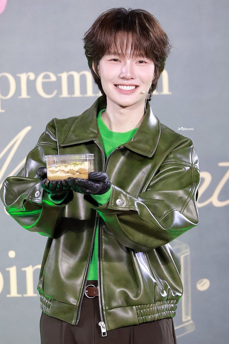 jknpbunnii's tweet photo. ทีรามิสุเคะ 🐰🎀💚

NP WITH D7 PREMIUM
#D7TasteOfPremiumXNamping
#nampingster https://t.co/6MPztcvPeN