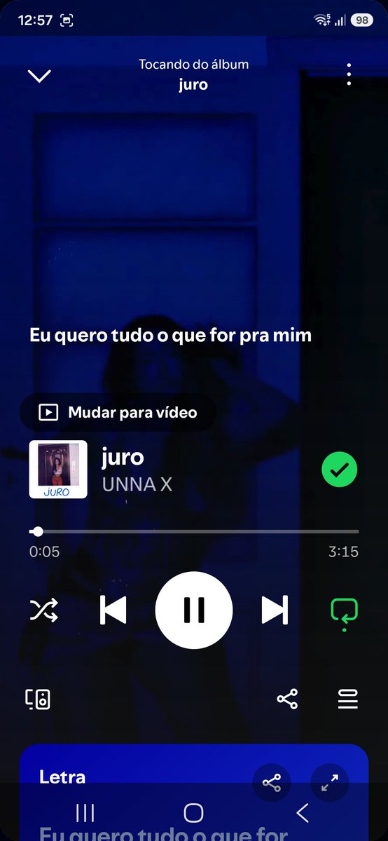 LawallBeth's tweet photo. Aquecimento para o lançamento do álbum da @UNNAXOFICIAL !! Juro que a ansiedade esta alta 💙💙 https://t.co/Fm2nhOfhdZ