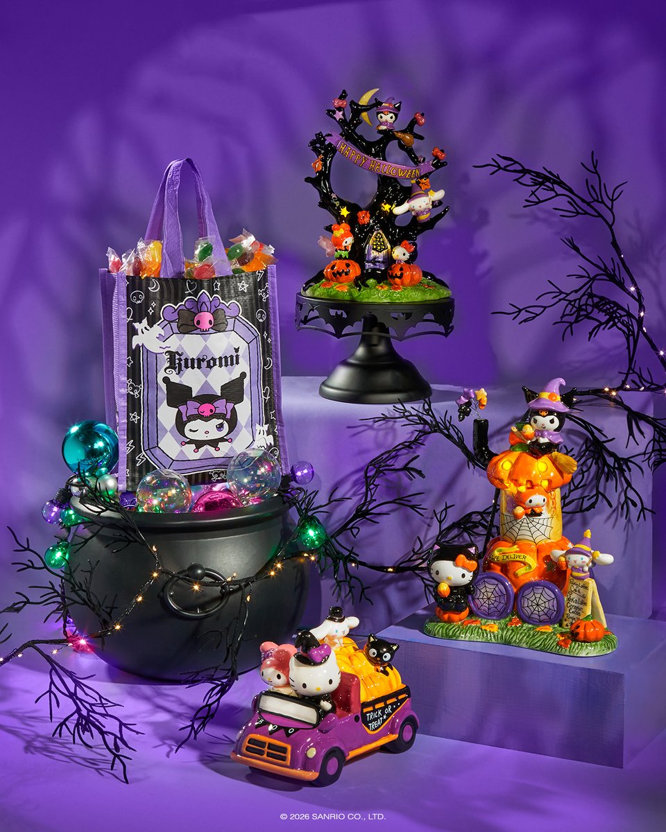 sanrio's tweet photo. Boo! 🎃 Trick-or-treat yourself to our Halloween Shop: https://t.co/dEo8fAV2WF https://t.co/OWy4j99WSq