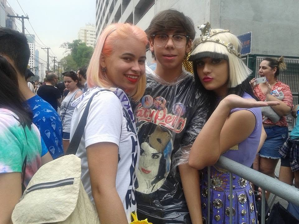 perryorgasm's tweet photo. 11 anos que eu tinha uma passagem de ônibus, um ingresso e um sonho de ver a Katy pela primeira vez. Desde então tem sido uma jornada incrível 😭 I love you unconditionally ❤️❤️❤️ @katyperry https://t.co/tDLMvgzQ0b