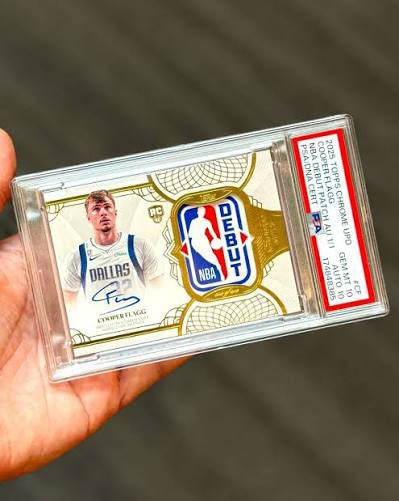 findyourtrove's tweet photo. Cooper Flagg’s Rookie Debut Patch Auto 1/1 card sold for $8,040,000. 

His ENTIRE jersey from the first half of his first career NBA game sold for $1,000,000. 

How would you explain this to someone who doesn’t collect? 🤔 https://t.co/Cyvd8jRsU0