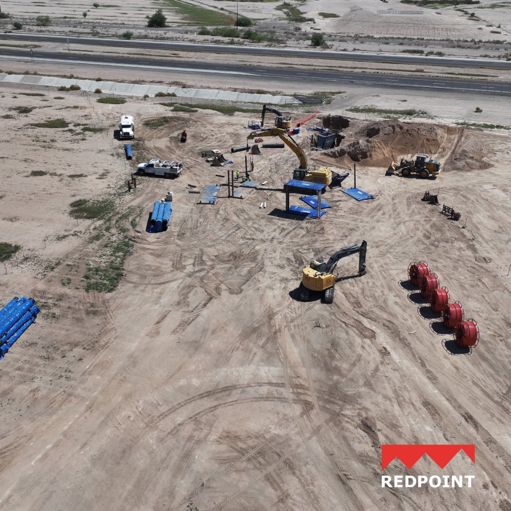 RedpointC's tweet photo. Progress on Buckeye's 24-inch dual water main project continues as crews dig and lay pipes efficiently. 

#WaterInfrastructure #BuckeyeAZ https://t.co/gfnYvKrmkv