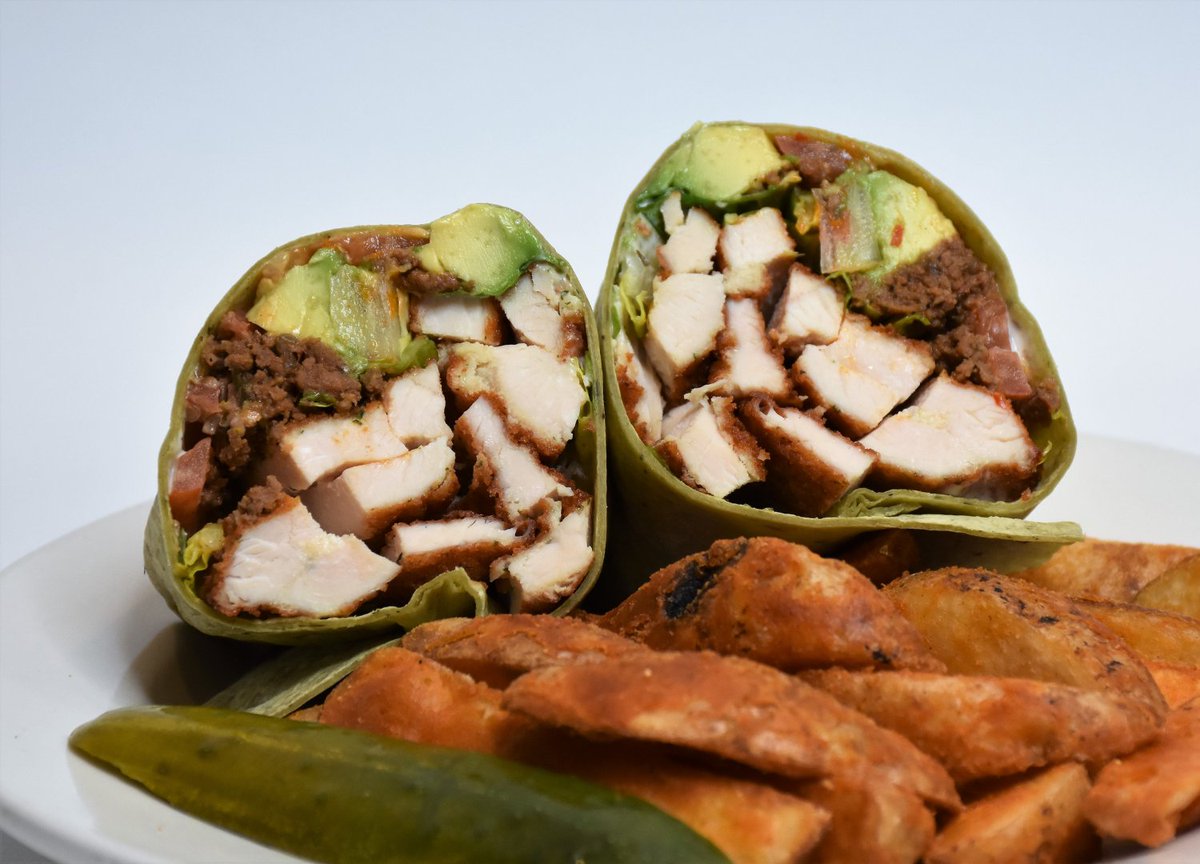 arcuripizzact's tweet photo. Freshly made sandwiches and wraps, prepared with quality ingredients and plenty of flavor. Whether you’re grabbing lunch or adding one to your order, Arcuri’s sandwiches and wraps are made fresh.

Visit https://t.co/81pK7UWD0a to order online or call 203-869-6999. https://t.co/ytt7qTyzyV