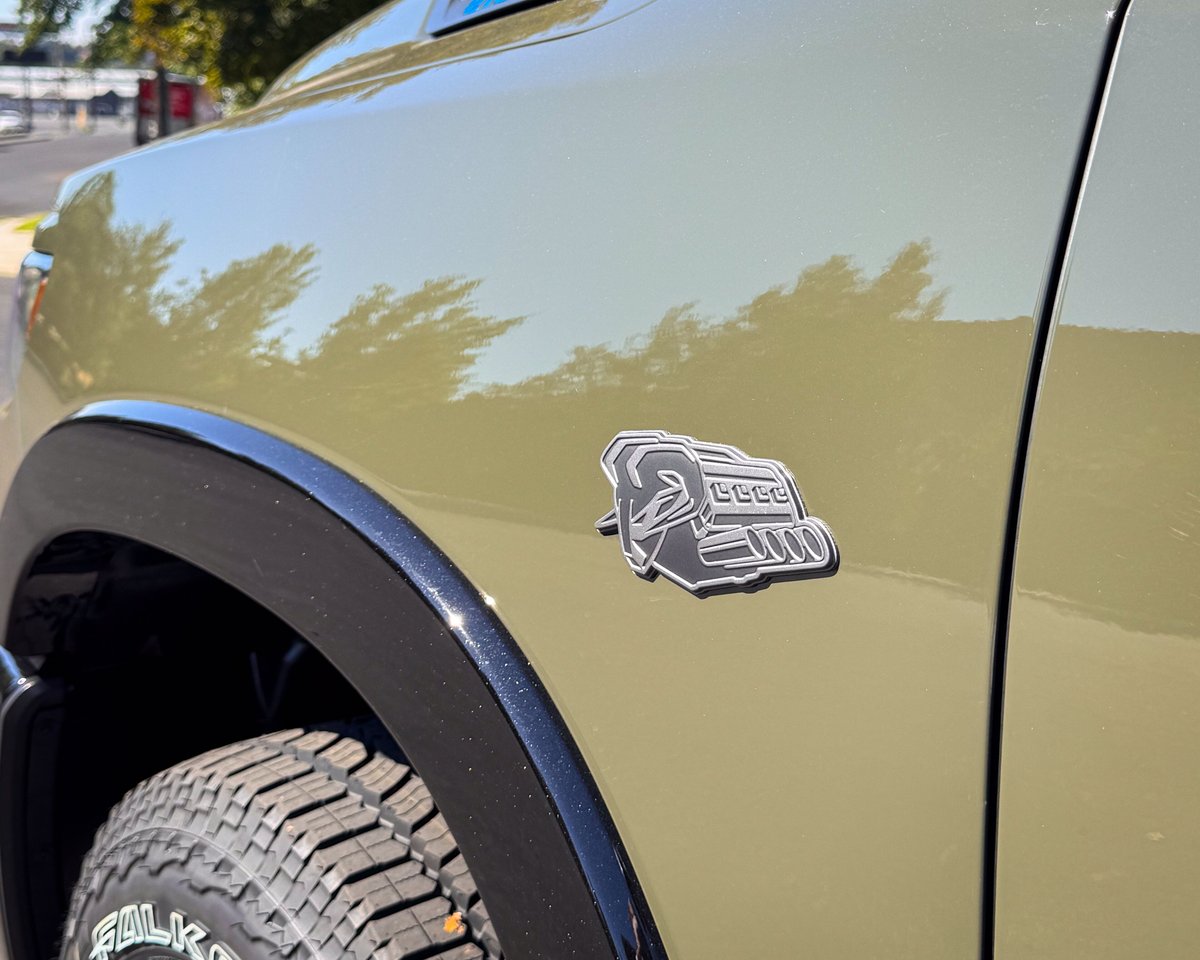 RogersDodge_ID's tweet photo. 2027 is looking bright with this 2027 Ram 1500 Big Horn Crew Cab in Tank Paint Exterior color!🤩

#lewistonidaho #rogersdodge #DriveHappy #Idaho #rmxperformance https://t.co/LLtDxT4bZw