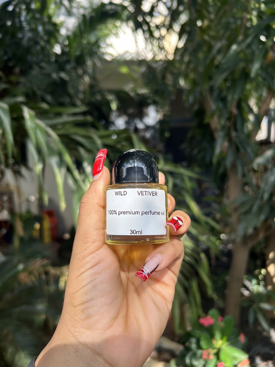 scentstation_'s tweet photo. Wild Vetiver ✨

An aromatic, fresh-spicy fragrance centered around dewy rose &amp; woody vetiver. It’s easy to wear &amp; has that classic ‘old money’ Creed vibe to it. 

Available in premium perfume oil. 

📌 Prices: 15ml-12k, 30ml-20k, 50ml-28k, 100ml-40k 🏷️ https://t.co/N7tIkiuABU
