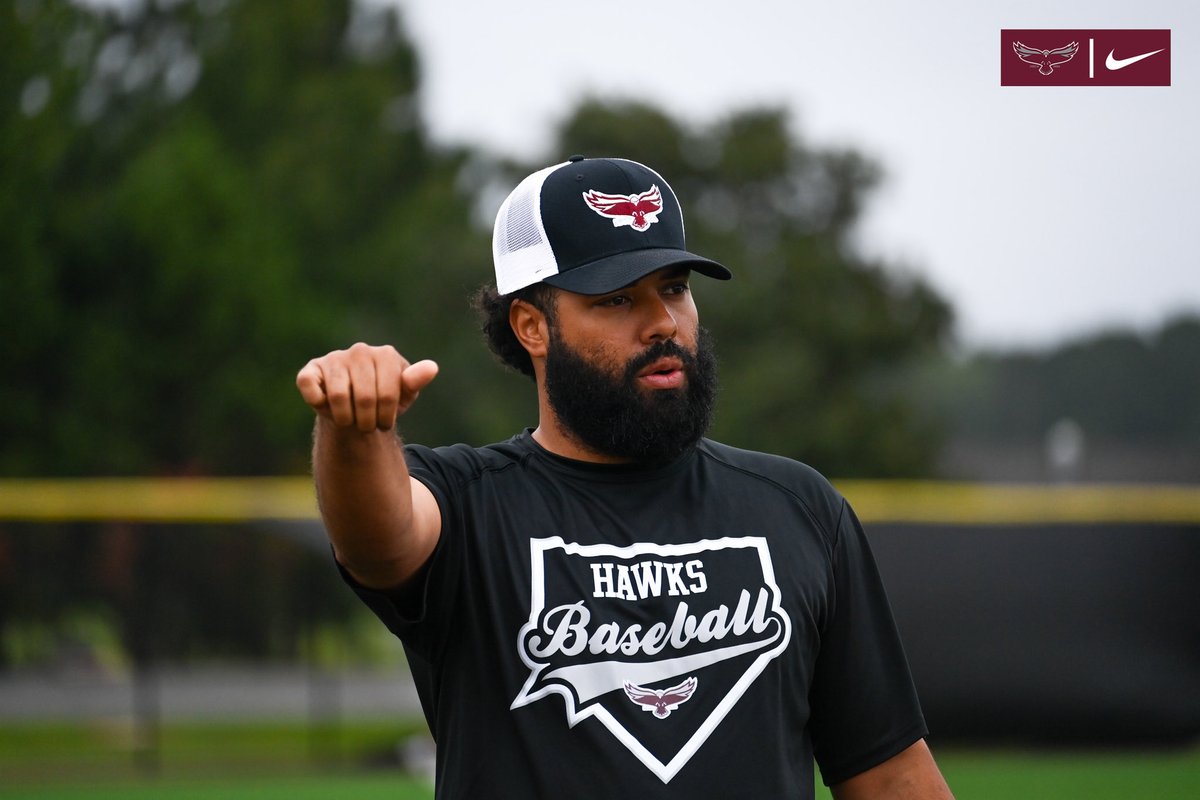 UMESHawkBase's tweet photo. ⚾️ 𝘿𝙄𝘼𝙇𝙀𝘿 𝙄𝙉 ⚾️

#HawkPride | #SoarAboveandBeyond | #HBCUMade https://t.co/bW1pvx0aMZ