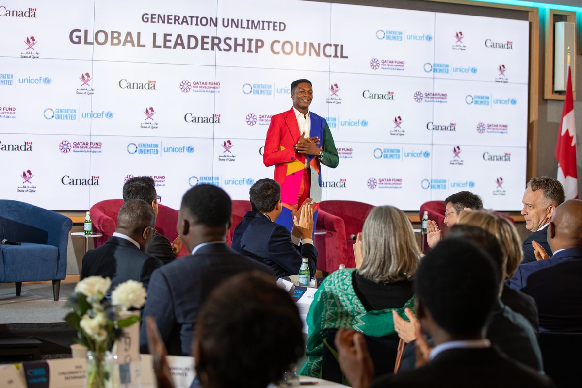 UNYouthAffairs's tweet photo. AI &amp; green investment are reshaping work 🌍 

This week, ASG @felipepaullier joined @UNICEF's @GenUnlimited_ Global Leadership Council to discuss turning investment into skills, livelihoods &amp; opportunities, with young people helping shape the way forward. 

#YouthLead #Youth2030 https://t.co/wGRjE8LJyN