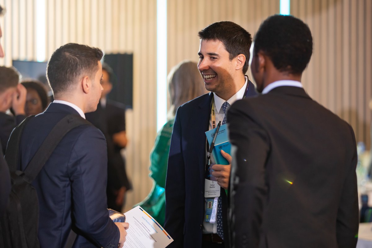UNYouthAffairs's tweet photo. AI &amp; green investment are reshaping work 🌍 

This week, ASG @felipepaullier joined @UNICEF's @GenUnlimited_ Global Leadership Council to discuss turning investment into skills, livelihoods &amp; opportunities, with young people helping shape the way forward. 

#YouthLead #Youth2030 https://t.co/wGRjE8LJyN