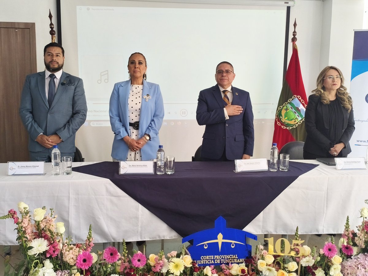 CorteTungurahua's tweet photo. @EscuelaJudicial El encuentro académico, que fortalece los conocimientos de nuestros servidores, está presidido por el Dr. Iván Grazón, titular de la @CorteTungurahua. ¡Seguimos trabajando por una justicia eficiente y cercana a la ciudadanía! ⚖️🇪🇨 https://t.co/GKqqwTEWp8