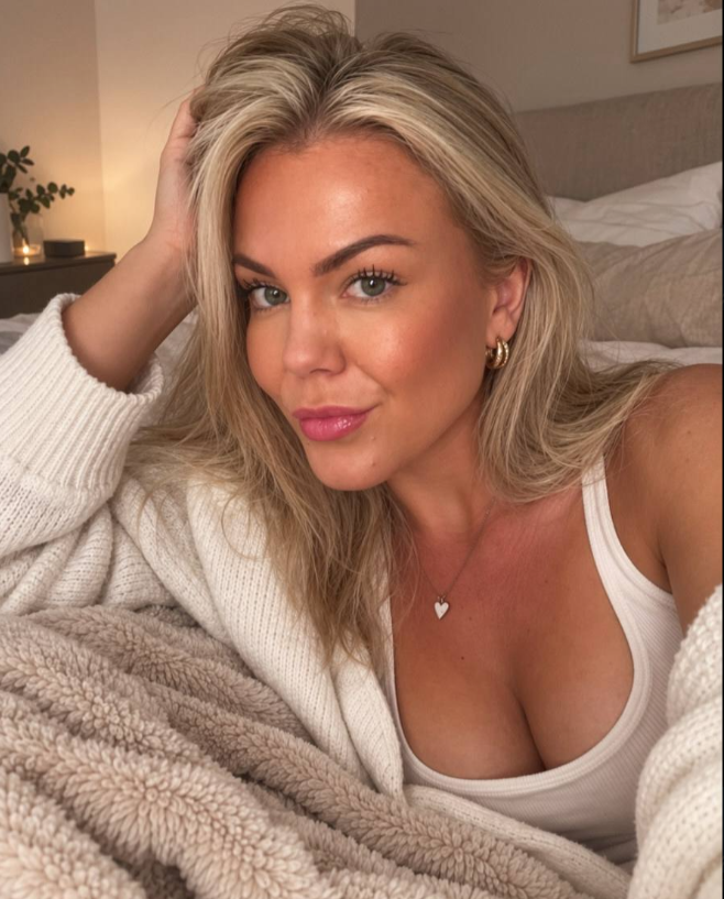 crazyexmaria's tweet photo. Don’t be shy 😘 Come join my Telegram group and come talk to me 💕

https://t.co/IgBzDrBfdj https://t.co/bKzTE9iwhN