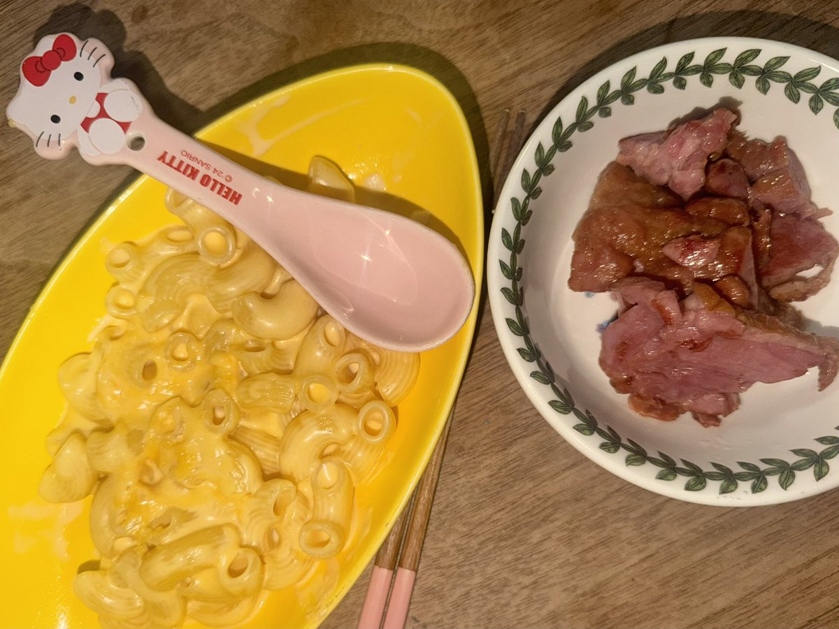 BB00SK's tweet photo. 맥앤치즈 장인 🧀🫕♥️💫 https://t.co/KTcNFMnGPC