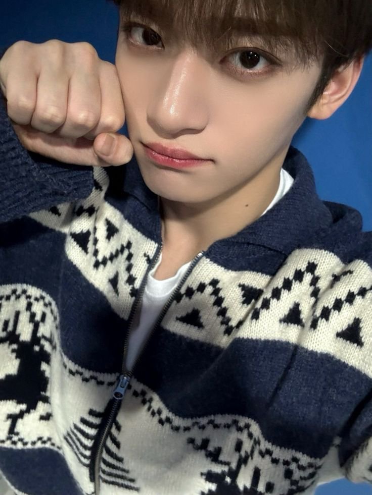 hanyejoonz's tweet photo. i got blue !! 🩵💙

reply &amp; i'll give u a colour to assign with your favs!! 

this was lowk easy😍 https://t.co/prSBqL8Wdb