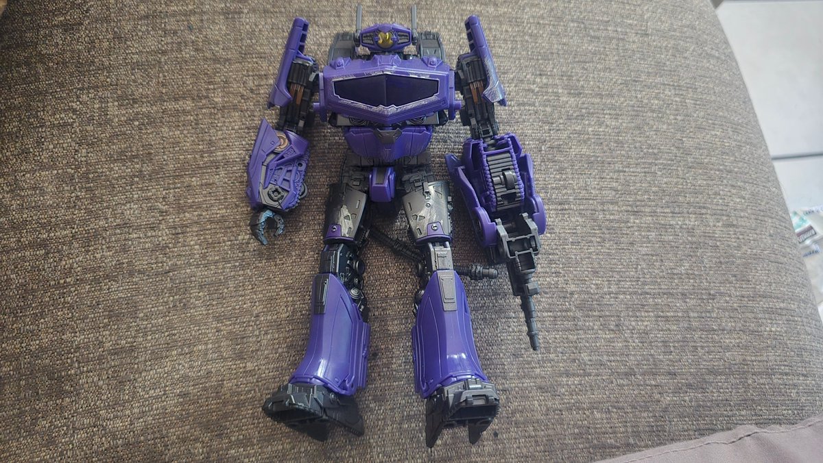 xBigbotx's tweet photo. Prices drop 

Some transformers for sale price dont include shipping is extra shipping in the US only 

Shockwave $28
Bumble bee $15
Needlenose $26
Wheeljack $18
Optimus prime $15
Clapdown $16
Minevra $16 https://t.co/v4Am40ssxT