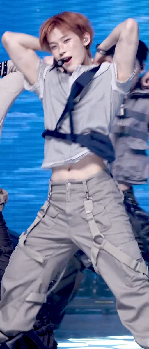 rubyengenes's tweet photo. ddeon-belly peeking https://t.co/dB4WSp2TuF