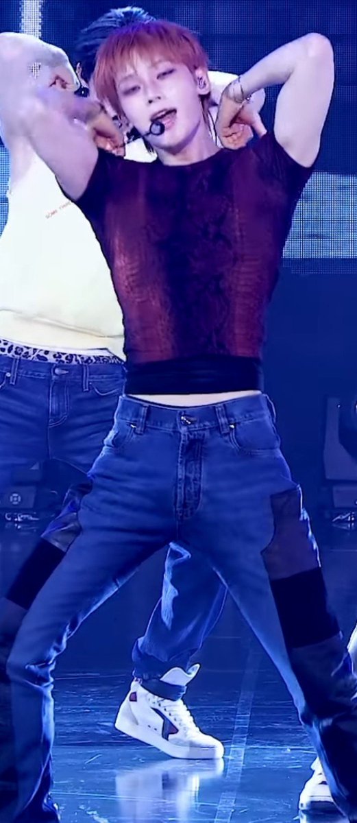 rubyengenes's tweet photo. ddeon-belly peeking https://t.co/dB4WSp2TuF