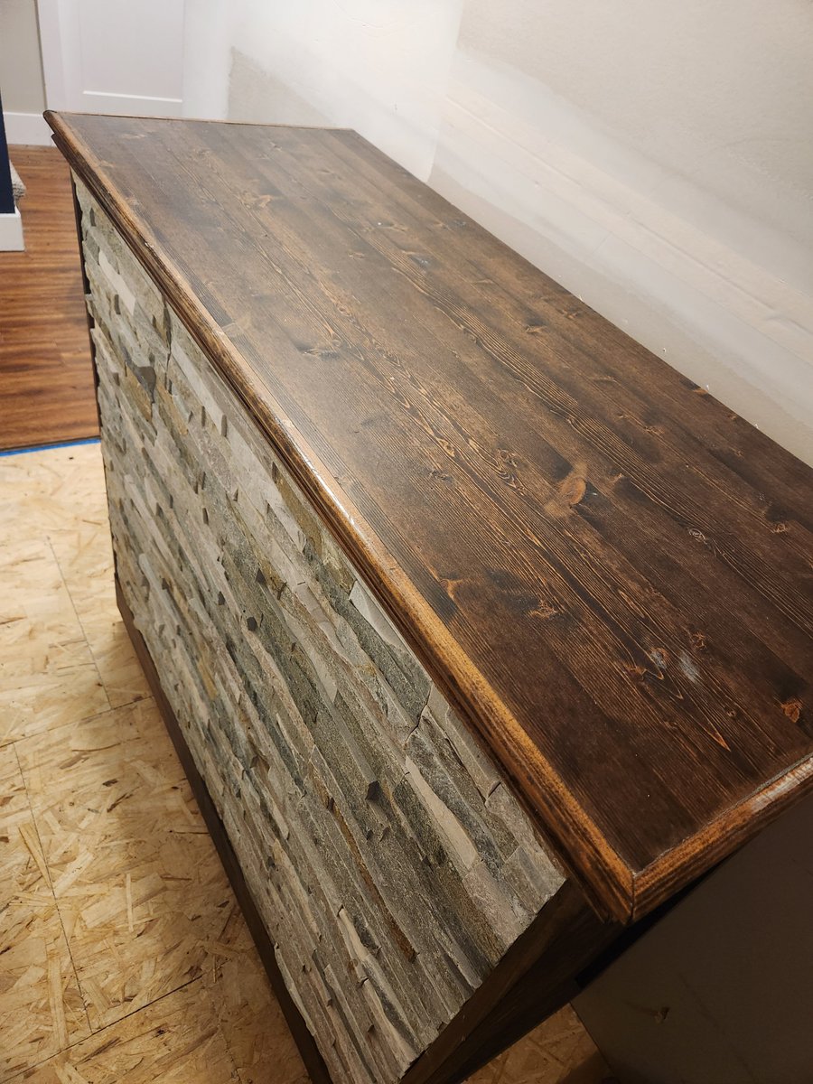 nfldrigworker's tweet photo. Byes, I don't do Facebook. I don't do negotiations (anymore)....
Bar and wine rack. $100, got to be picked up this weekend. St. Philip's. https://t.co/dZtXvnmHf8