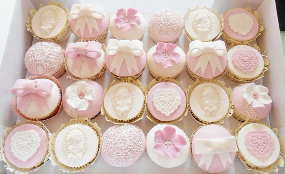 lapafaits's tweet photo. me &amp; my besties of we were adorable cupcakes https://t.co/kLJ3XcSHV5