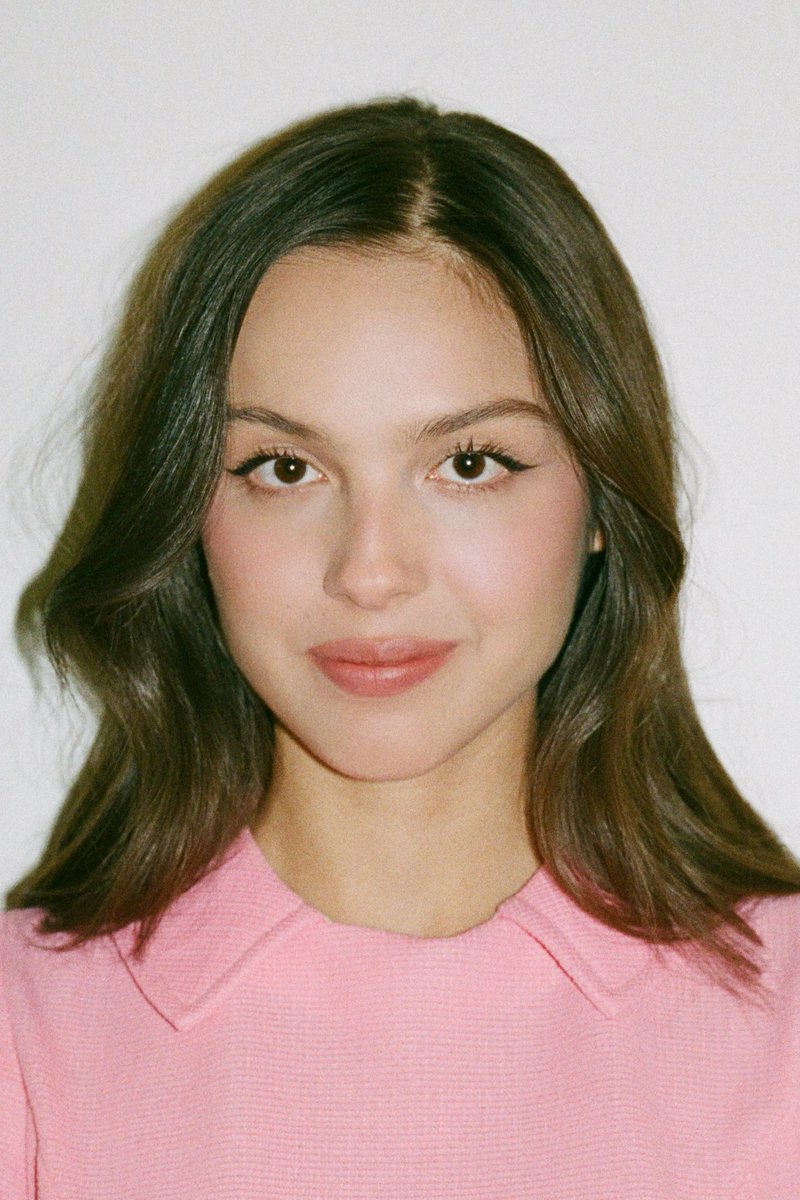 PopCraveFR's tweet photo. La tournée d’Olivia Rodrigo « The Unraveled Tour » commence ce soir. https://t.co/O9c2BLhqLc