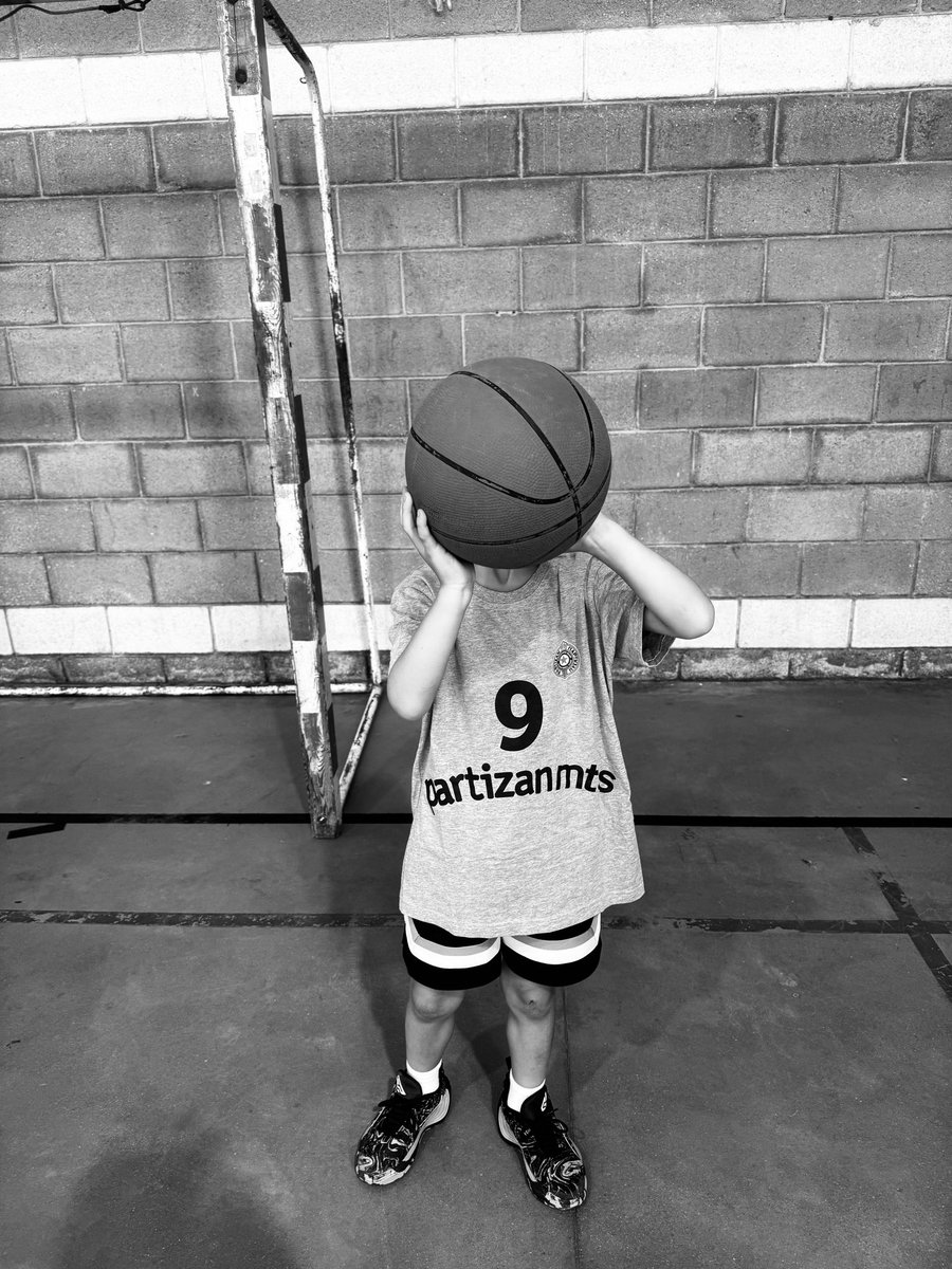 westermann_leo's tweet photo. Srećno Partizanu u novoj sezoni Evrolige! ⚫⚪
Napred Partizan! https://t.co/klRU7Kw3IG