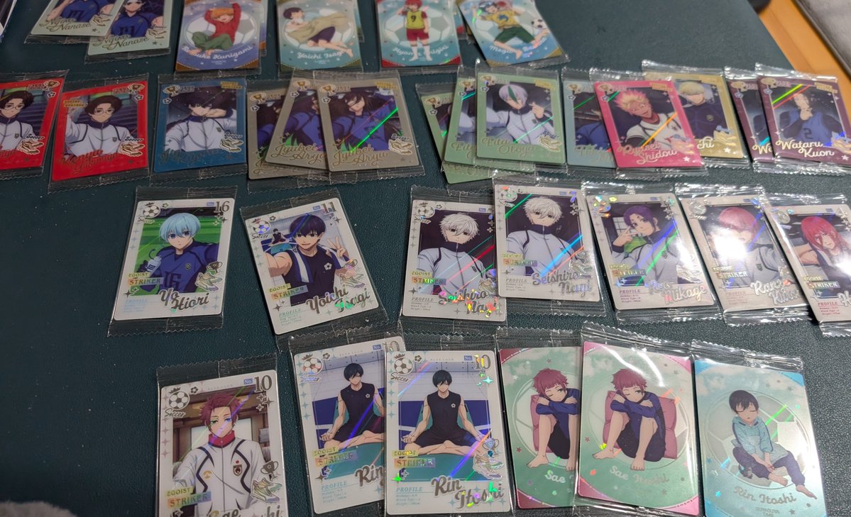 maroyukako's tweet photo. 1box目、被りだらけで糸師兄弟凛のレアしかでなかった…
2box目 冴おひるね2とレア
凛おひるねとレア出た！
2box目だけで完結した（笑） https://t.co/3vTPHYuSaD