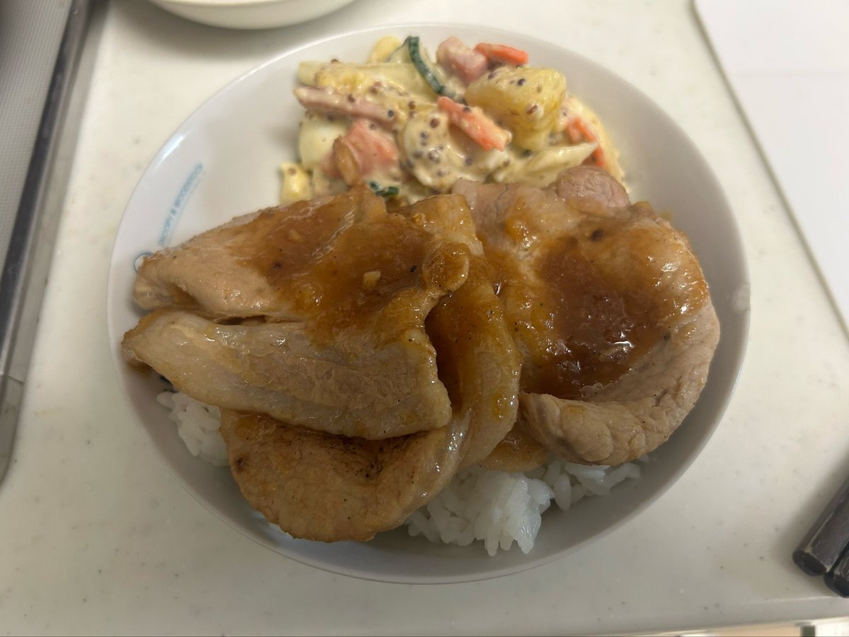Kaede_2428's tweet photo. 弟のお弁当作るついでに夜ご飯！ https://t.co/sQVZApD1H0