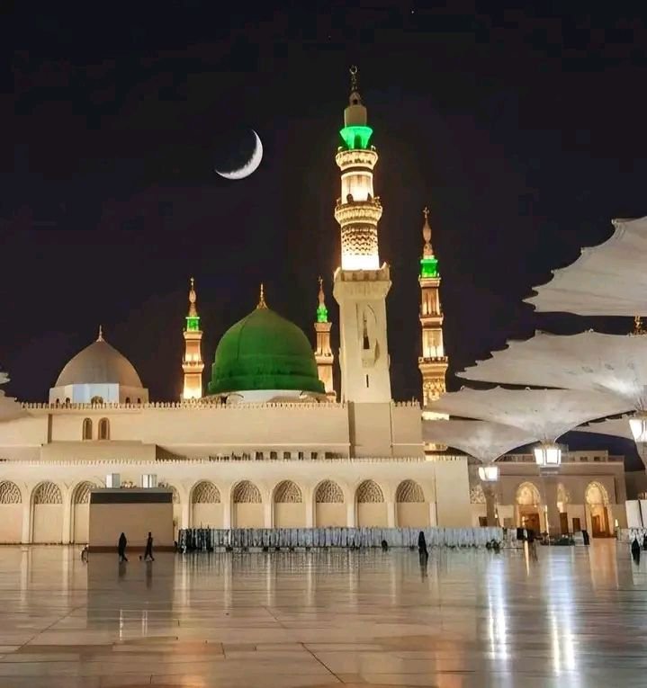 DreamCore03's tweet photo. السلام و علیکم ورحمتہ اللہ وبرکاتہ 

#خاتم_الرسلﷺ
#محفل_درودپاکﷺ

رات ہے، چاند ہے، اور سامنے روضہ رسول ﷺ ہے
اس سے حسین منظر اور کیا ہوگا
یا اللہ ہر مسلمان کی آنکھوں کو
یہ نورانی منظر دکھا دے 🤲
  آمین ثم آمین https://t.co/MoDjpWNtVG