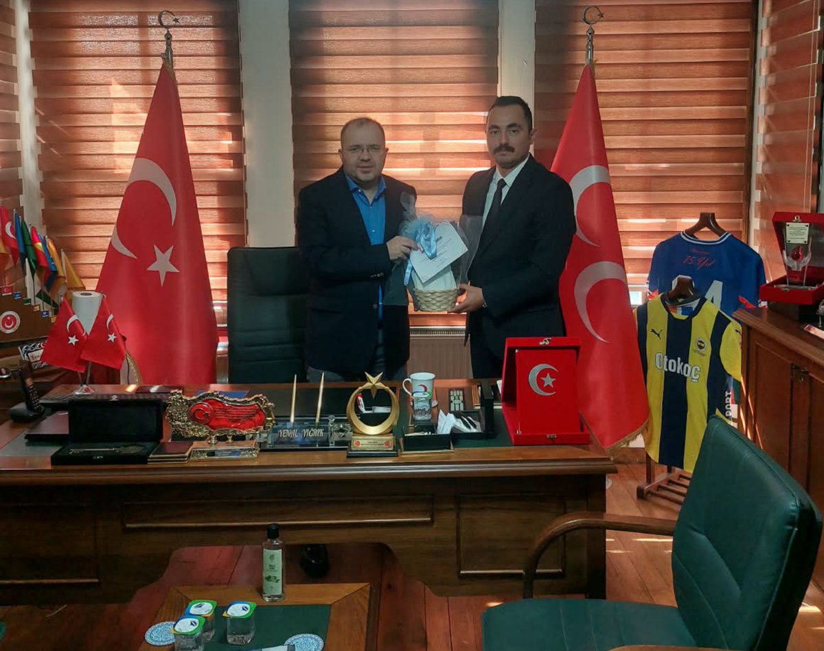 MHPEYUPSULTAN's tweet photo. Türk Eğitim Sen Eyüpsultan İlçe Başkanı, aynı zamanda Şehit Murat Karakuş Ortaokulu Müdürü Sn. Ahmet Bodur ve yönetimi, İlçe Başkanlığımızı ziyaret ederek İlçe Başkanımız Sn. Yenal YIĞRIK ile bir araya geldiler.

Nazik ziyaretleri için kendilerine teşekkür ediyor, çalışmalarında başarılar diliyoruz.