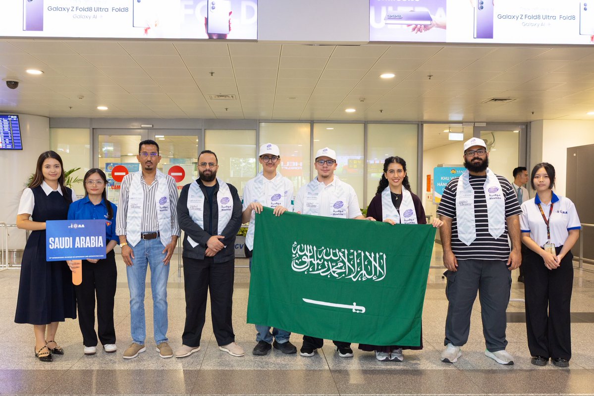 mawhiba's tweet photo. #المنتخب_السعودي_للفلك_والفيزياء_الفلكية يصل إلى فيتنام للمشاركة في #أولمبياد_الفلك_والفيزياء_الفلكية_الدولي 2026، بعد تأهيل مكثف للطلبة في #موهبة بالشراكة مع وزارة التعليم @moe_gov_sa ، ورعاية تطوير التعليم @tatweers_sa . 
كل التوفيق لأبطال الوطن.

#عقول_تمثل_الوطن https://t.co/Ss2n4wXnLq